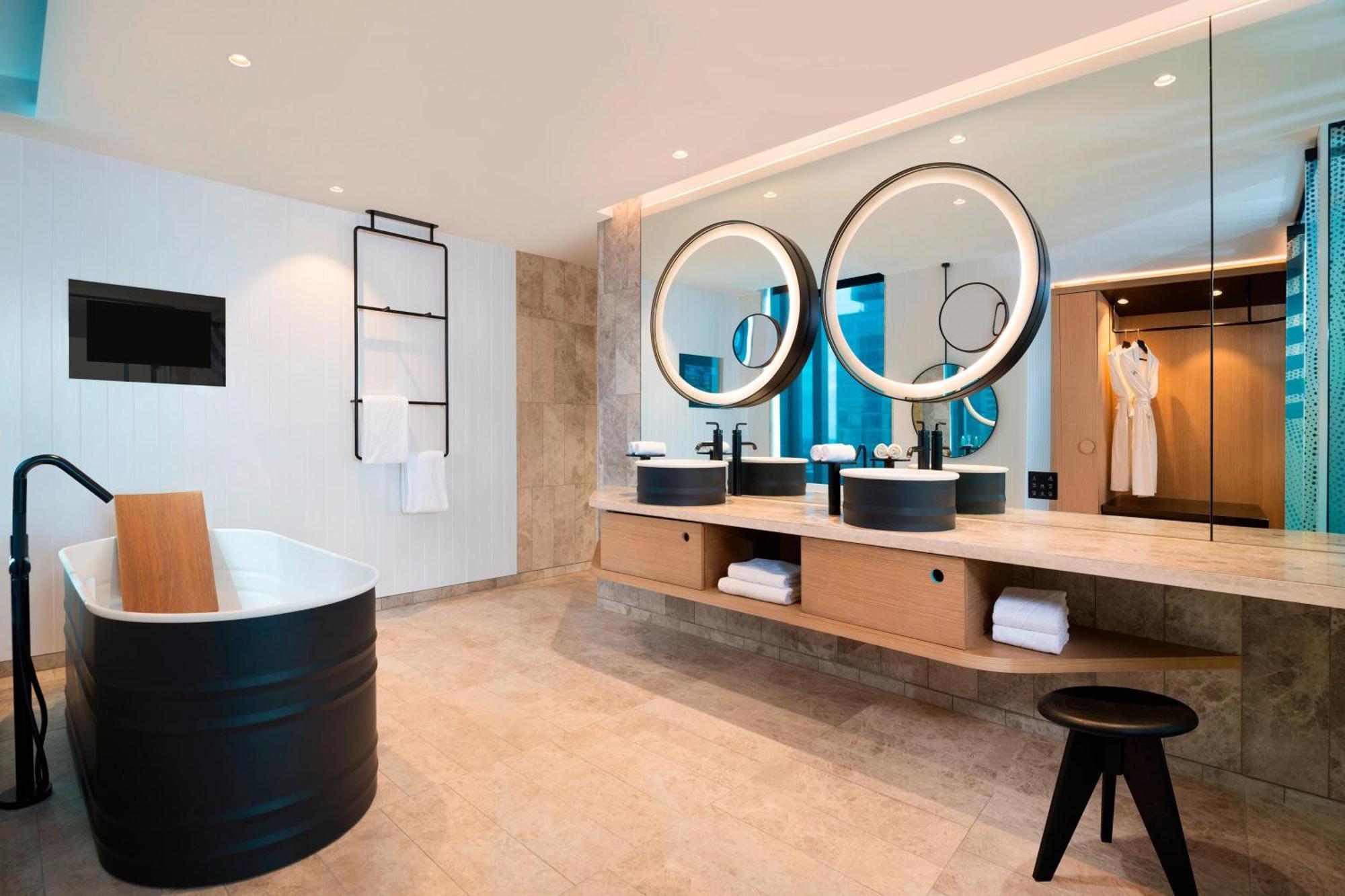 W Brisbane Hotel Ngoại thất bức ảnh Bathroom