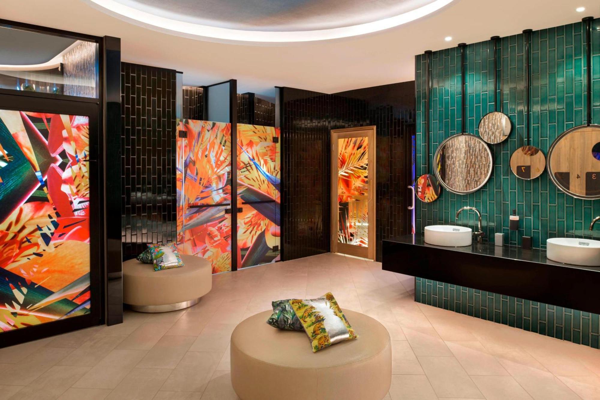 W Brisbane Hotel Ngoại thất bức ảnh The bathroom at the W London