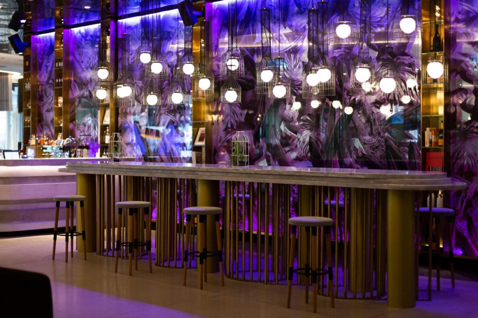 W Brisbane Hotel Ngoại thất bức ảnh The bar at the nightclub